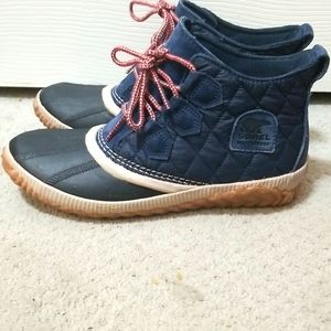 Sorel Women’s Out n’ About Navy Quilted